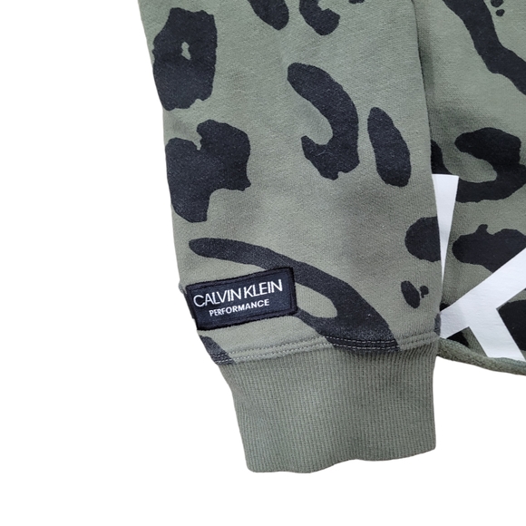 Calvin Klein Performance Cropped Animal Print Top - Picture 6 of 8